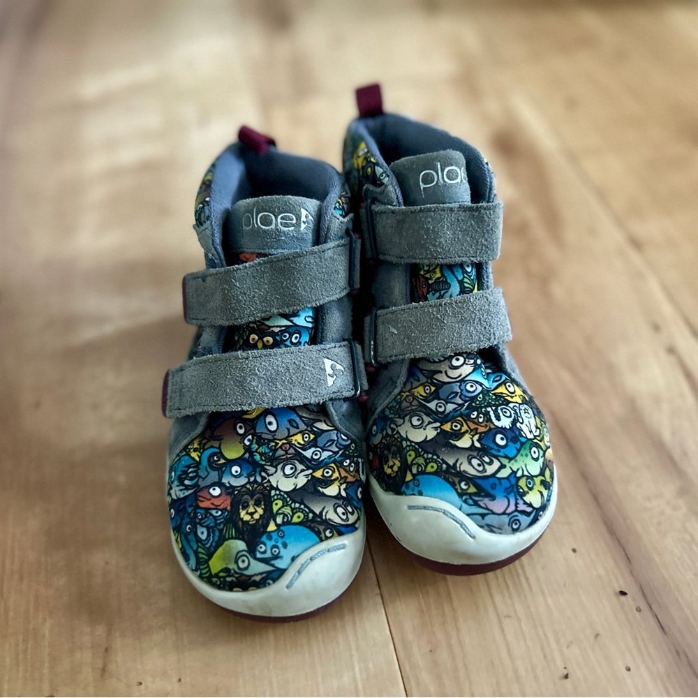 Plae shoes